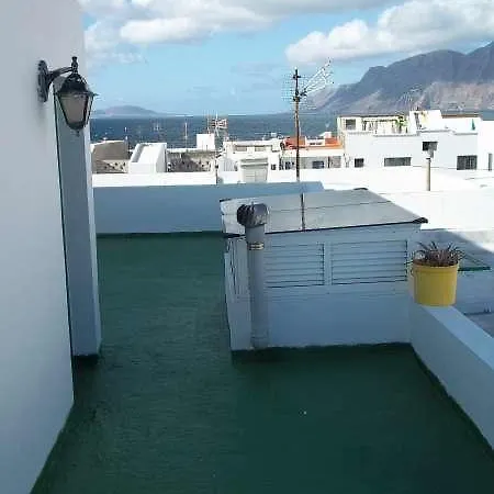 Phariza Apartment Famara